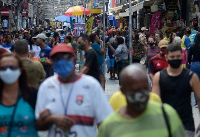 Imagem da noticia Número de mortes por covid tem queda de 12% em uma semana, diz OMS