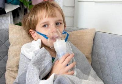 Hospitais em SP registram aumento nos casos de pneumonia infantil; especialistas explicam Hospitais em SP registram aumento nos casos de pneumonia infantil; especialistas explicam