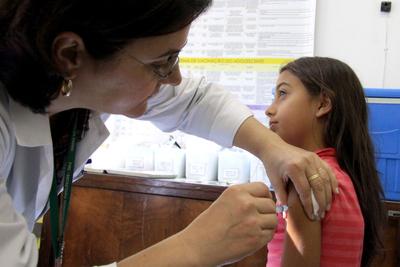 Saiba quem tem direito a se vacinar gratuitamente contra o HPV, que pode causar câncer Saiba quem tem direito a se vacinar gratuitamente contra o HPV, que pode causar câncer
