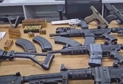 Polícia de SP prende dois indivíduos ligados ao tráfico de armas na capital paulista Polícia de SP prende dois indivíduos ligados ao tráfico de armas na capital paulista