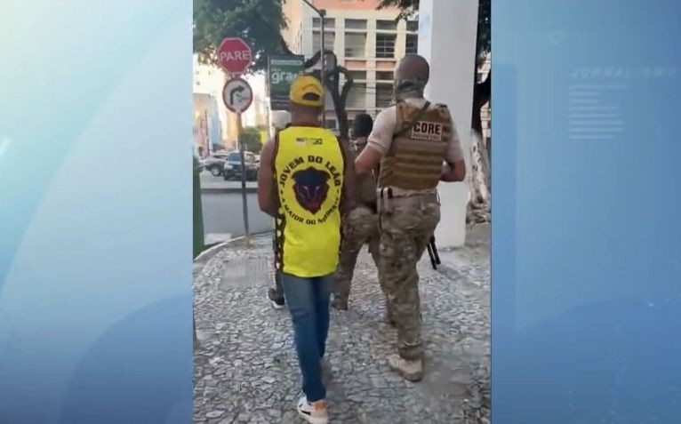Imagem da noticia Dirigentes de torcida organizada do Sport de Recife são presos por ataque ao ônibus do Fortaleza em fevereiro