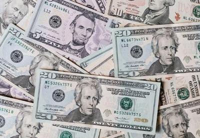 Dólar fecha em alta de 1,9% com incerteza fiscal no Brasil e impacto internacional Dólar fecha em alta de 1,9% com incerteza fiscal no Brasil e impacto internacional