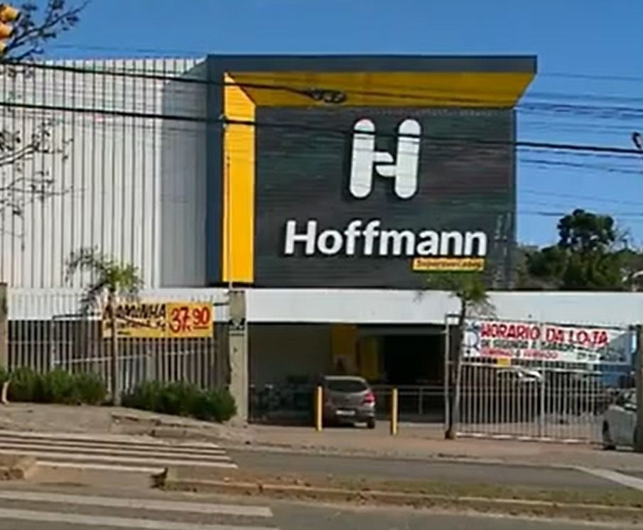 Imagem da noticia Homem é agredido por segurança de supermercado em Porto Alegre e denuncia racismo