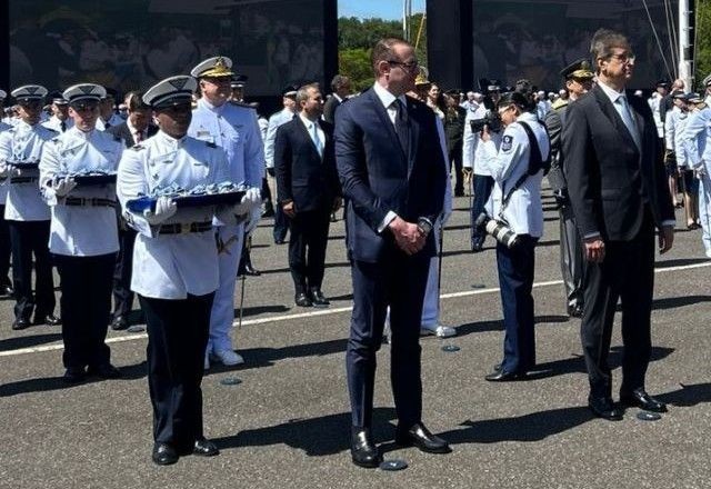 Imagem da noticia Zanin e Gonet recebem medalha do Mérito Aeronáutico em cerimônia do Dia do Aviador