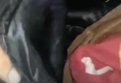 Recém-nascido é encontrado abandonado dentro de mochila Recém-nascido é encontrado abandonado dentro de mochila