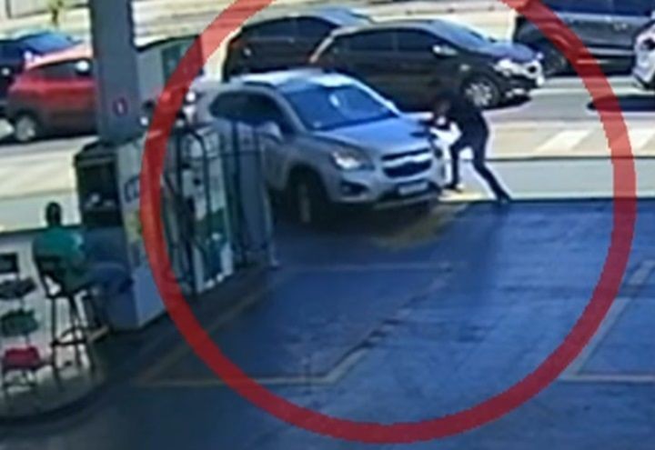 Imagem da noticia Advogado é preso por atropelar rapaz por duas vezes em posto