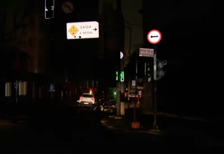Imagem da noticia Sem luz: 900 mil pessoas continuam no escuro desde o temporal de sexta-feira em São Paulo