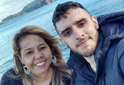 Jovem morto nos EUA por elogiar cachorros é enterrado em São Paulo Jovem morto nos EUA por elogiar cachorros é enterrado em São Paulo