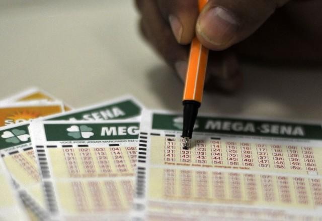 Imagem da noticia Mega-Sena sorteia prêmio de R$ 76 milhões nesta quinta (31)
