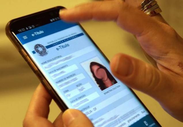 Eleitor poderá justificar ausência nas votações pelo celular Eleitor poderá justificar ausência nas votações pelo celular