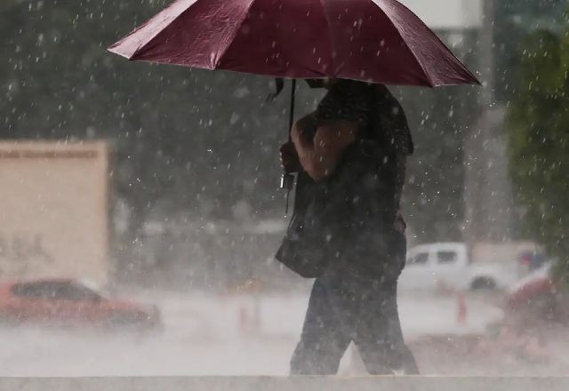 Imagem da noticia Salvador entra em alerta máximo após fortes chuvas e rajadas de vento