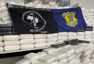 PRF apreende quase uma tonelada de cocaína em caminhão na Baixada Fluminense PRF apreende quase uma tonelada de cocaína em caminhão na Baixada Fluminense