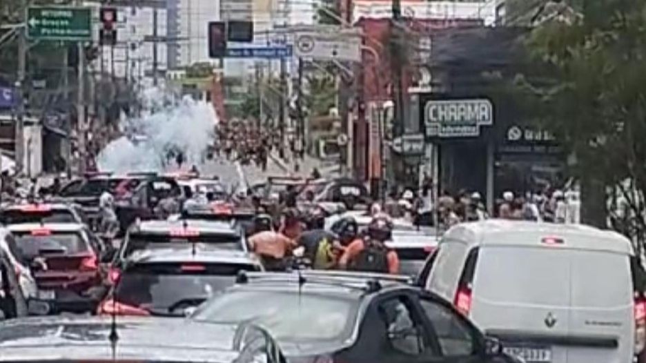 Imagem da noticia Justiça decreta prisão de 13 envolvidos em briga entre torcidas no Recife