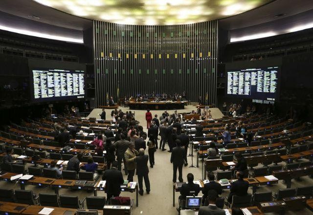 Imagem da noticia Comissão especial da Câmara cancela votação da PEC da Anistia