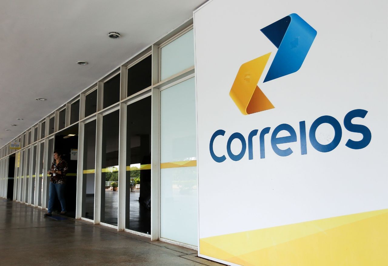 Imagem da noticia Concurso dos Correios: provas acontecem neste domingo (15); saiba mais
