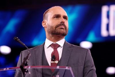 DPU pede ao STF rejeição de denúncia contra Eduardo Bolsonaro e aponta falhas no processo DPU pede ao STF rejeição de denúncia contra Eduardo Bolsonaro e aponta falhas no processo