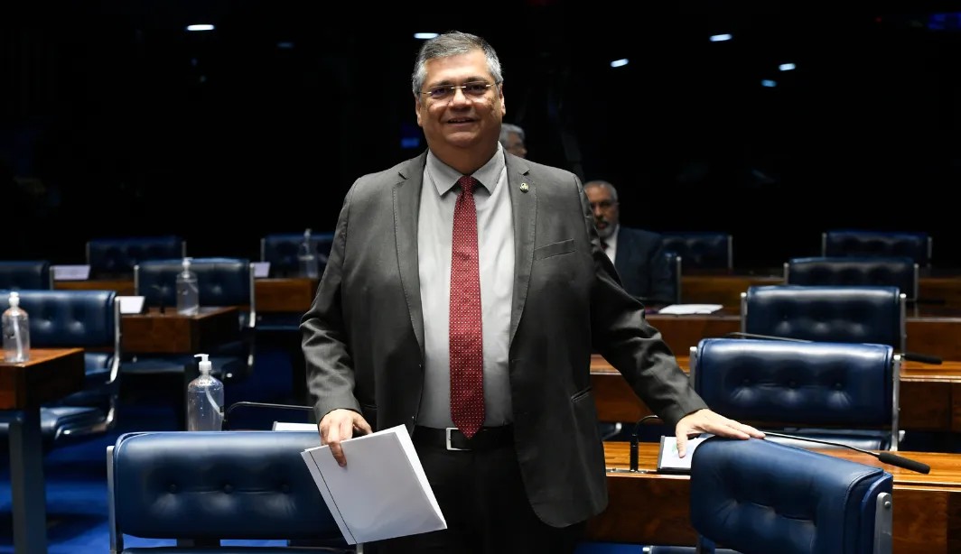 Imagem da noticia Flávio Dino propõe fim das aposentadorias compulsórias para juízes, promotores e militares