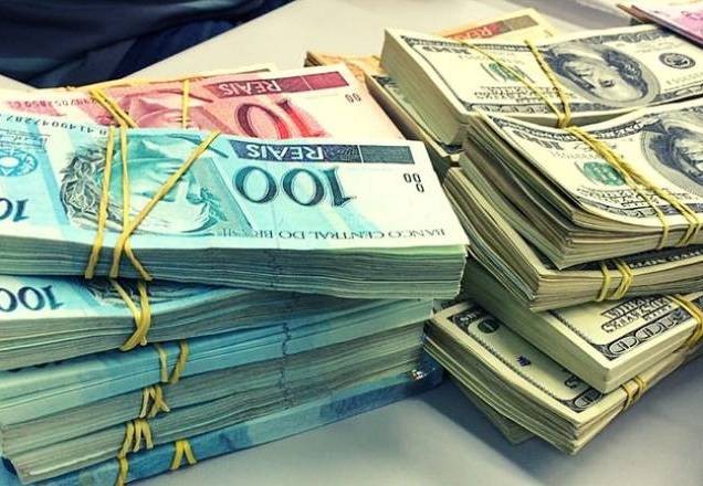 Imagem da noticia Dólar comercial recua 0,28% e fecha no menor patamar desde outubro de 2024