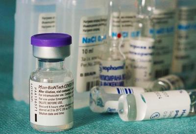 Vacina da Pfizer é eficaz contra variantes do Reino Unido e África do Sul Vacina da Pfizer é eficaz contra variantes do Reino Unido e África do Sul