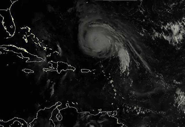 Imagem da noticia Furacão Humberto de categoria 4 ameaça Bermudas; alerta de tempestade atinge EUA
