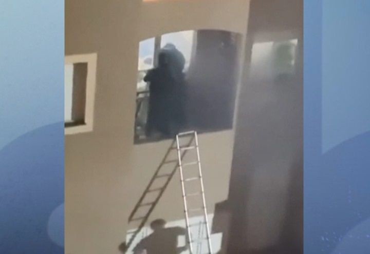 Imagem da noticia Mulher refém do marido é resgatada após polícia invadir apartamento
