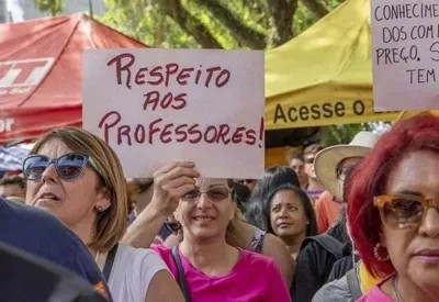Imagem da noticia SP: professores municipais mantêm greve e convocam manifestação para esta quarta (23)