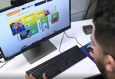 Número de queixas por problemas com compras dobra no Brasil Número de queixas por problemas com compras dobra no Brasil