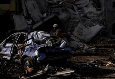 Ataque com mísseis deixa 17 mortos em Zaporizhzhia, na Ucrânia Ataque com mísseis deixa 17 mortos em Zaporizhzhia, na Ucrânia