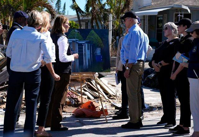 Biden visita áreas atingidas por furacão Milton na Flórida e anuncia R$ 3 bilhões para rede elétrica Biden visita áreas atingidas por furacão Milton na Flórida e anuncia R$ 3 bilhões para rede elétrica
