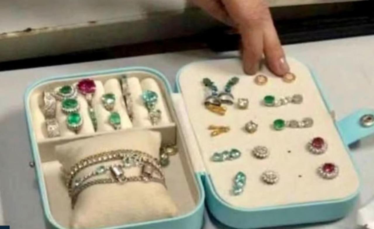 Joias entregues a delator do PCC foram isca, aponta investigação Joias entregues a delator do PCC foram isca, aponta investigação