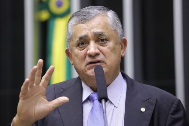 Imagem da noticia Falas de Guimarães irritam Fazenda, que nega fim da taxa das blusinhas e aumento da dívida pública