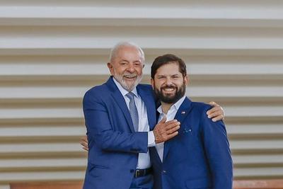 Lula assina 13 acordos de cooperação com Chile e defende união de países sul-americanos Lula assina 13 acordos de cooperação com Chile e defende união de países sul-americanos