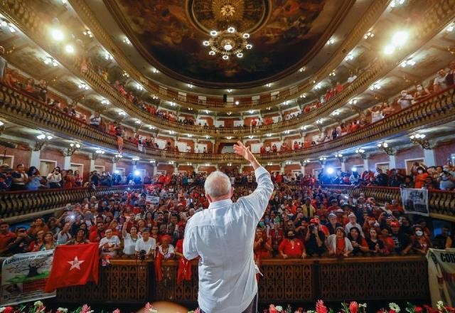 Imagem da noticia A artistas no Pará, Lula volta a prometer recriação do Ministério da Cultura