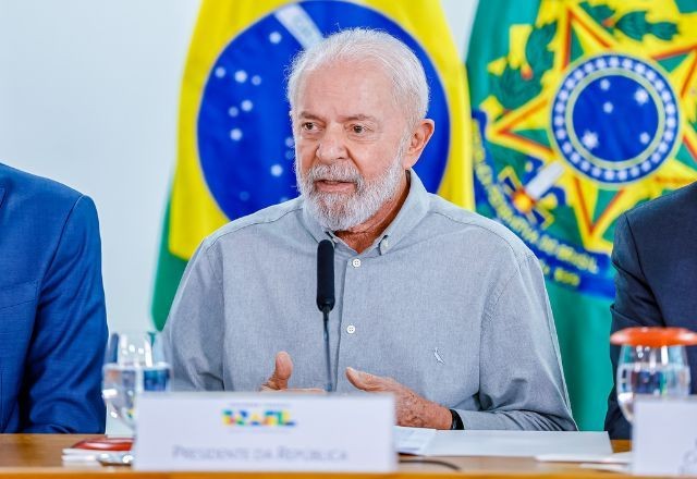 Imagem da noticia Lula diz que alta do dólar é causada por "interesse especulativo contra o real"