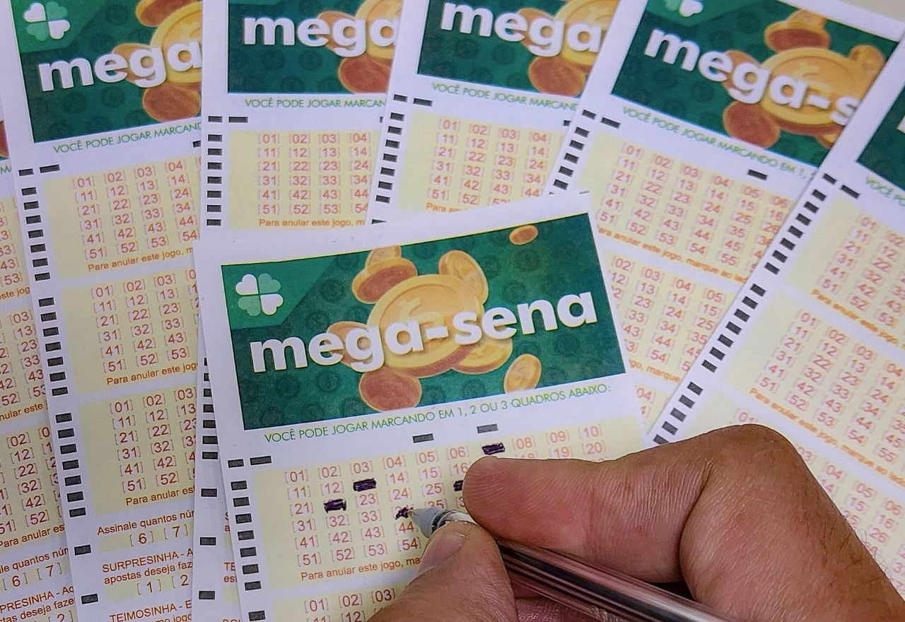Imagem da noticia Mega-Sena: duas apostas do RJ acertam dezenas e levam prêmio de R$ 14,9 milhões cada