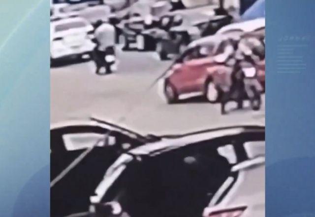 Polícia prende homem que matou jovem a tiros após batida de carro Polícia prende homem que matou jovem a tiros após batida de carro