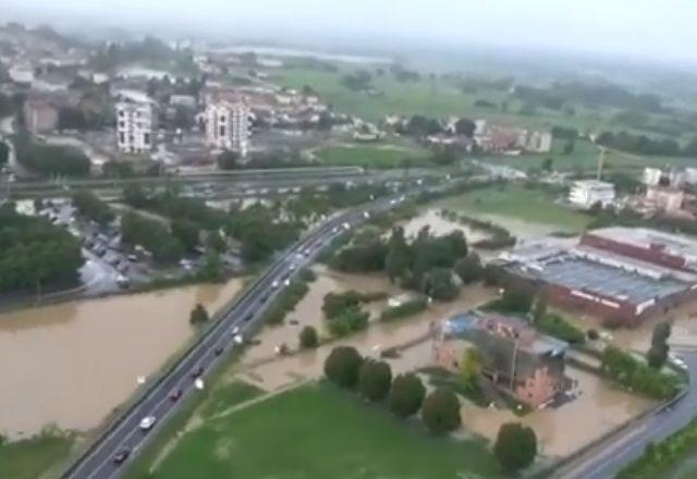 Cidades do mundo sofrem com colapso climático em situações parecidas com a do RS Cidades do mundo sofrem com colapso climático em situações parecidas com a do RS