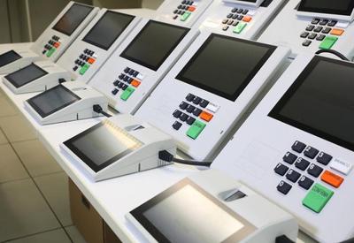 TSE apresenta novo modelo de urna eletrônica e ressalta confiabilidade TSE apresenta novo modelo de urna eletrônica e ressalta confiabilidade