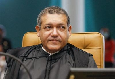 Nunes Marques suspende concurso para soldados da PM de MG que restringia participação de mulheres Nunes Marques suspende concurso para soldados da PM de MG que restringia participação de mulheres