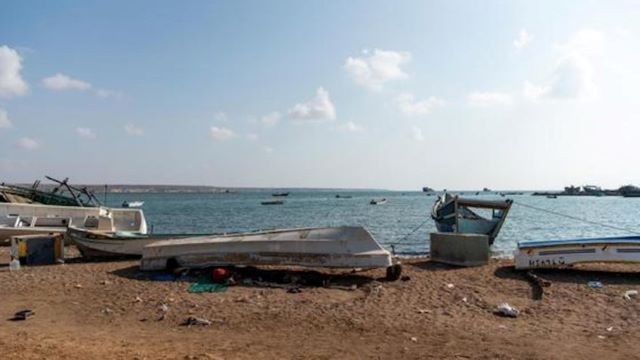Imagem da noticia Ao menos 13 migrantes morrem após barco naufragar no Iêmen, diz agência