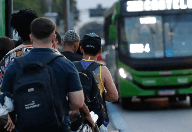 Entenda por que algumas pessoas vão trabalhar e outras não no dia 28 de outubro Entenda por que algumas pessoas vão trabalhar e outras não no dia 28 de outubro