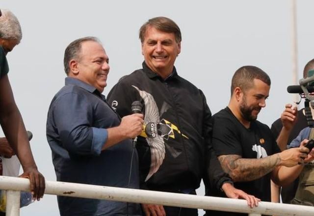 Imagem da noticia Pazuello avisou Exército sobre participação em motociata com Bolsonaro