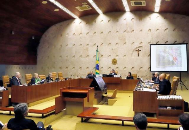 Partido Novo critica manutenção do fundo eleitoral em R$ 4,9 bi Partido Novo critica manutenção do fundo eleitoral em R$ 4,9 bi