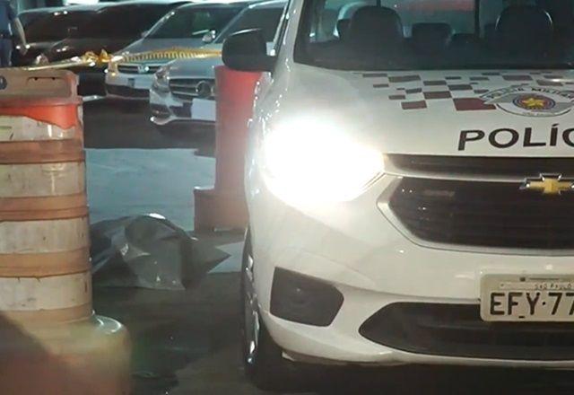SP: Homem com faca é morto a tiros pela PM em batalhão SP: Homem com faca é morto a tiros pela PM em batalhão