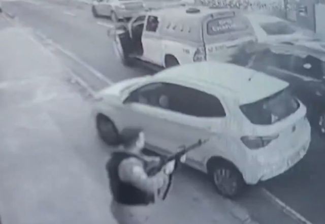 Imagem da noticia Policiais e criminosos com fuzis trocam tiros em Nilópolis (RJ); veja vídeo