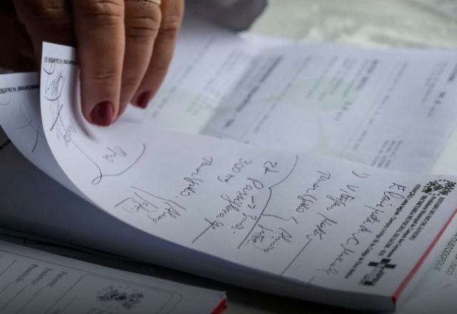 Imagem da noticia RJ publica lei para exigir que médicos prescrevam receitas com letras legíveis
