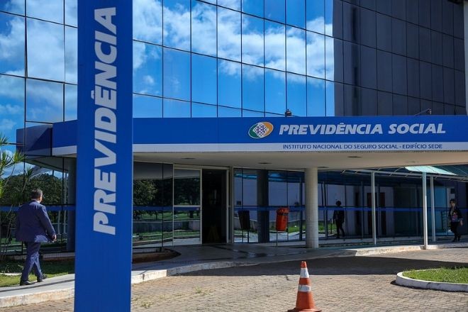 Imagem da noticia INSS notifica 4 milhões de beneficiários para fazer prova de vida
