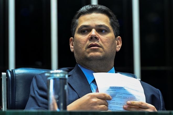 Imagem da noticia Alcolumbre vai apresentar projeto alternativo ao PL da anistia no Senado