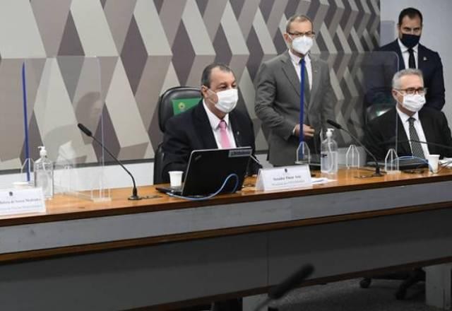 Imagem da noticia AO VIVO: CPI da Covid ouve diretora da Precisa Medicamentos