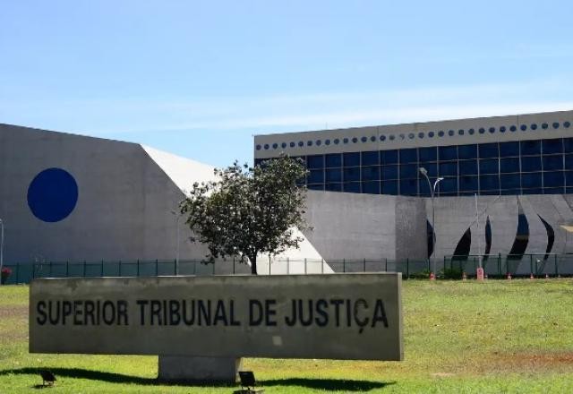 Imagem da noticia STJ mantém prisão de prefeito de Cocal do Sul (SC), investigado por fraude a licitação